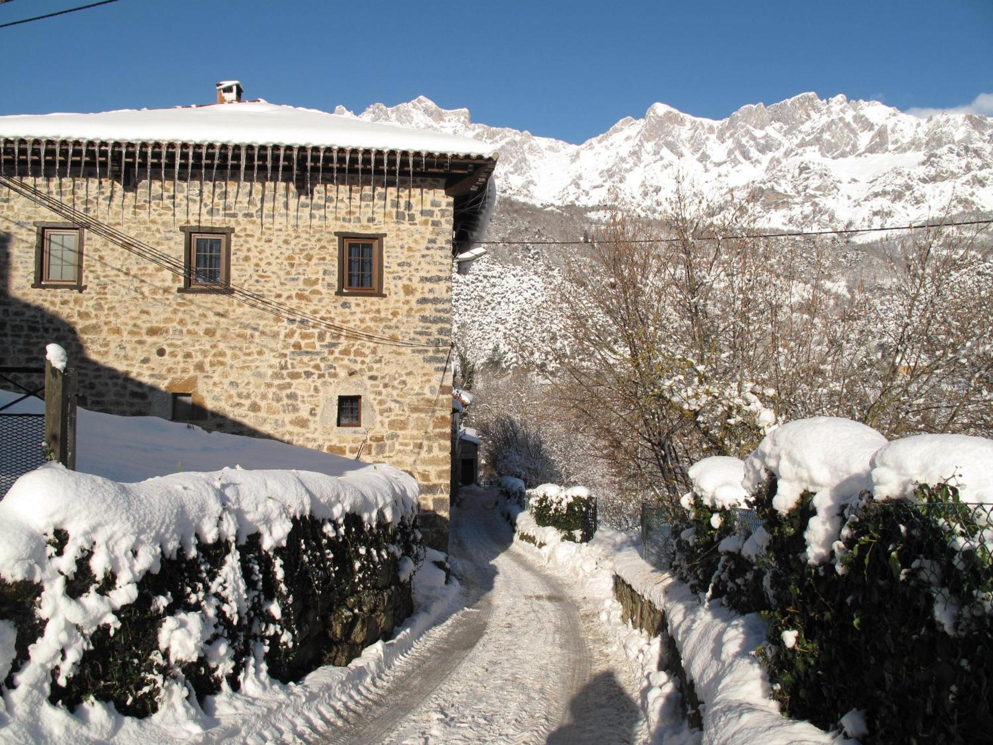 Albergue Turistico Valdebaro Camaleno Luaran gambar